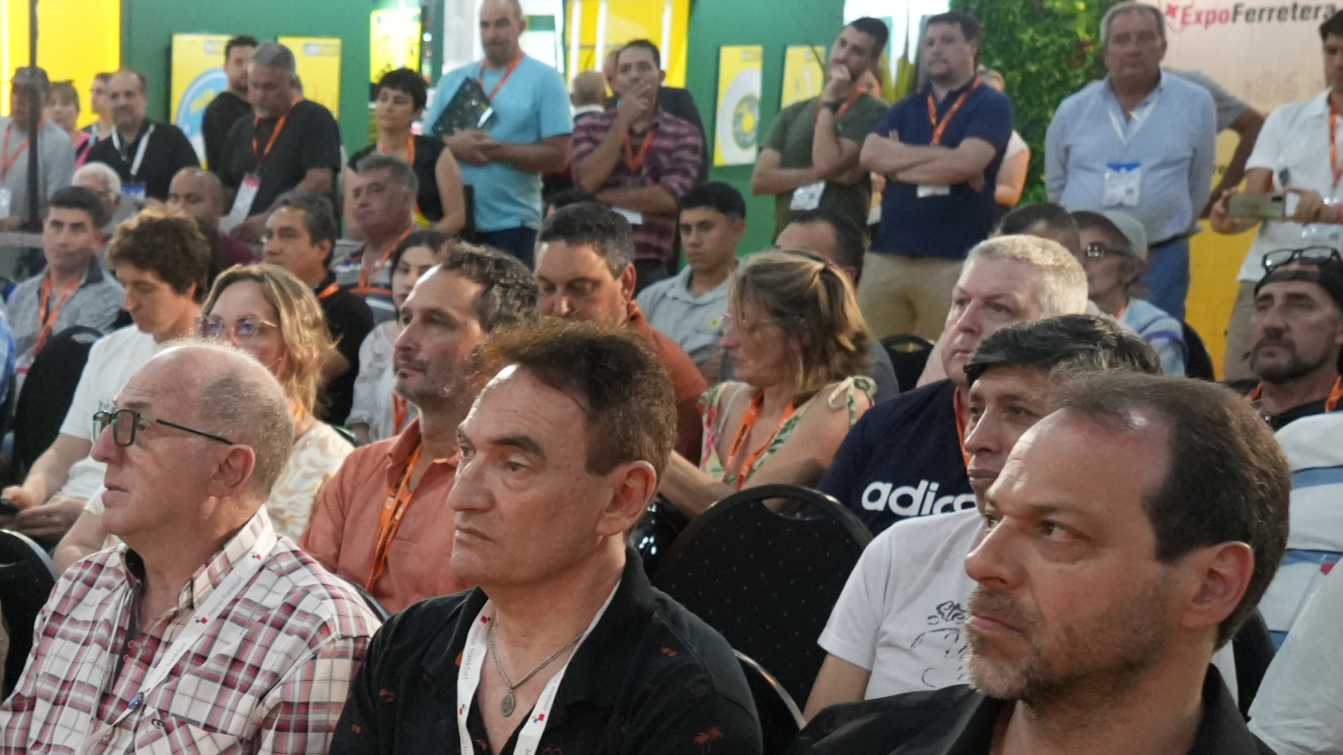 imagen de una conferencia en ExpoFerretera